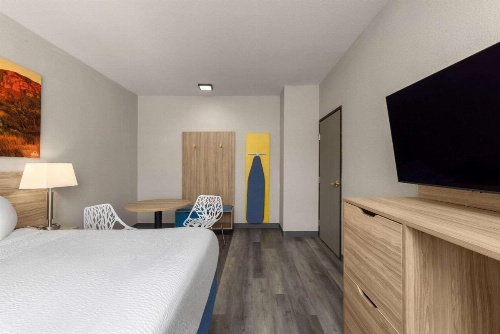 Days Inn & Suites by Wyndham Tucson/Marana image 10