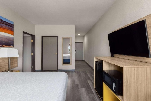 Days Inn & Suites by Wyndham Tucson/Marana image 11