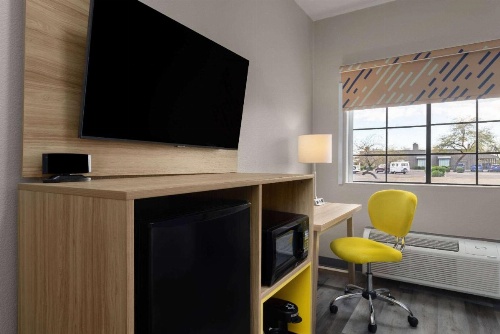 Days Inn & Suites by Wyndham Tucson/Marana image 19