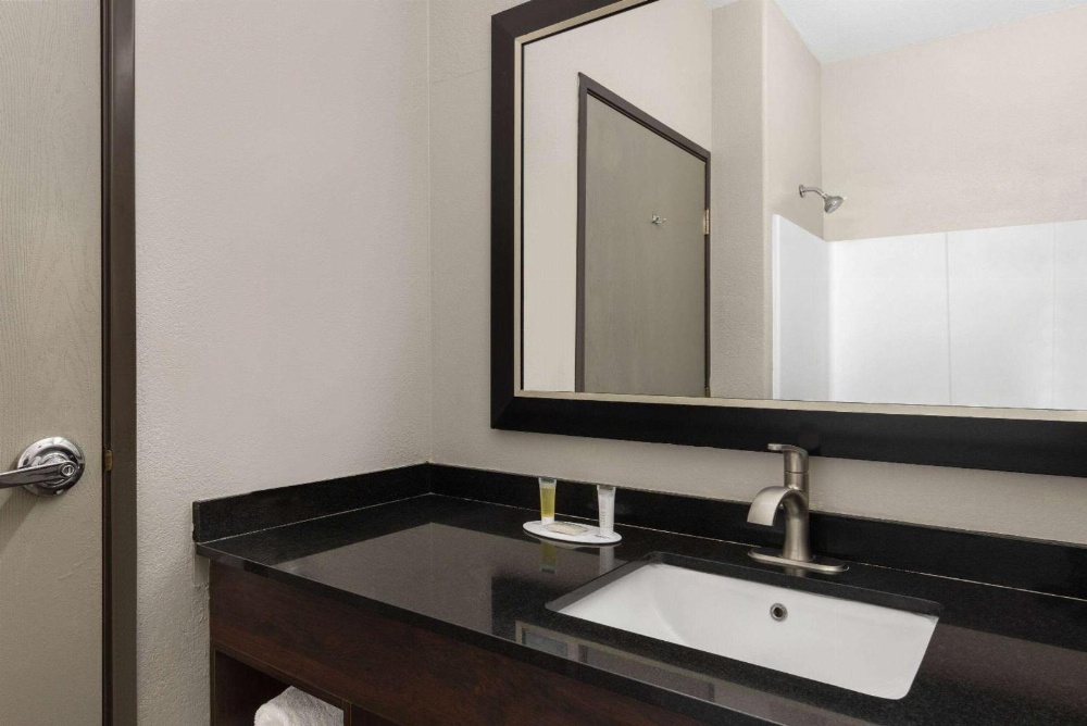 Days Inn & Suites by Wyndham Tucson/Marana Main image