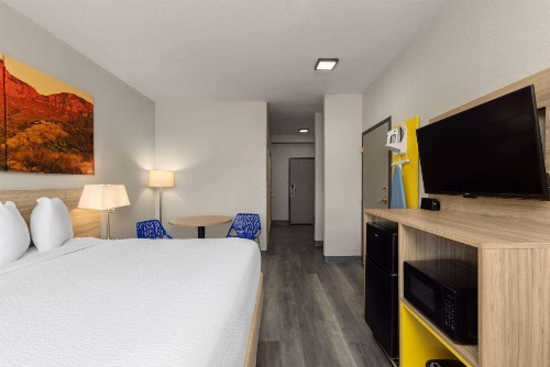 Days Inn & Suites by Wyndham Tucson/Marana image 26