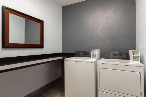 Days Inn & Suites by Wyndham Tucson/Marana image 35