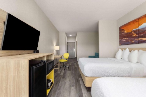 Days Inn & Suites by Wyndham Tucson/Marana image 8